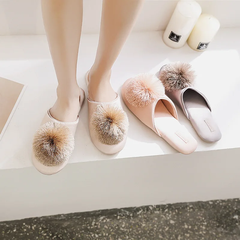New Product Tassel Ball Comfortable Furry Indoor Home Slippers Female Rubber Bottom Slippers images - 6