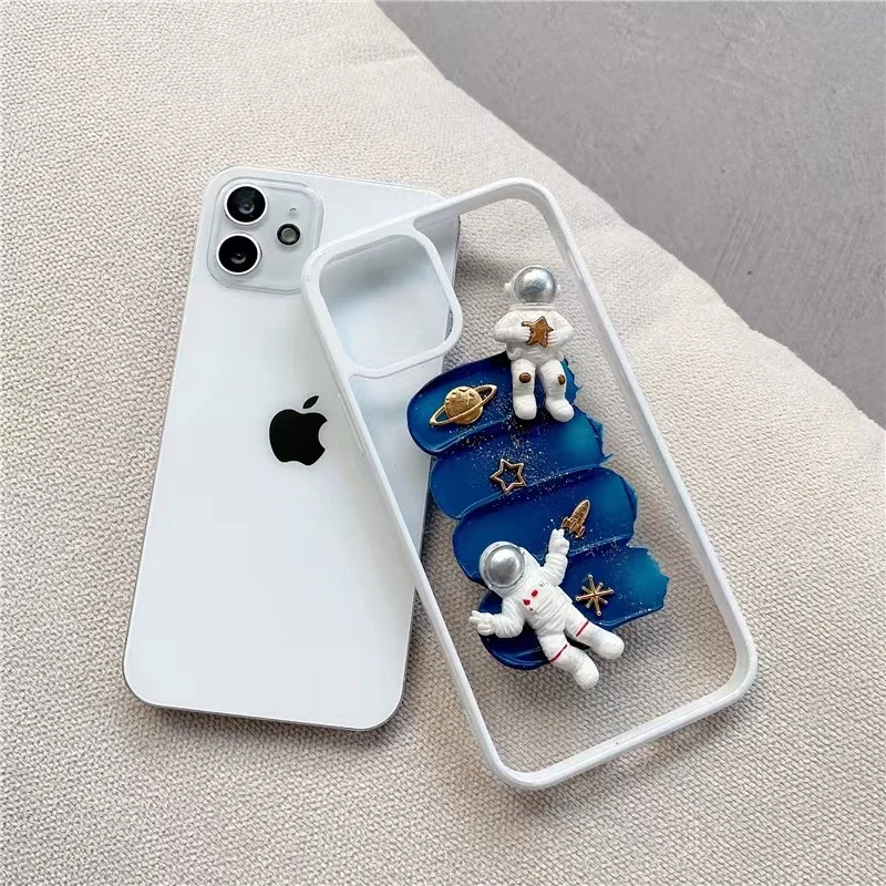 

Luxury Original Cream Gum Astronaut Phone Soft Case for iPhone 13 12 11 Pro Max X XR XS Shockproof Case Cover