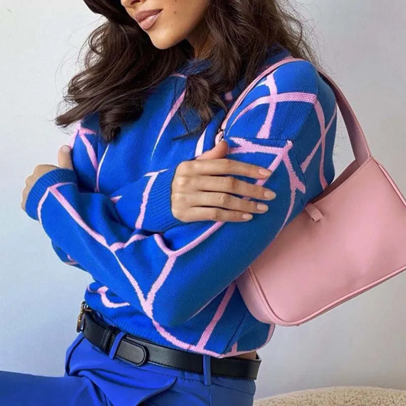 Женский трикотажный свитер с круглым вырезом длинным рукавом