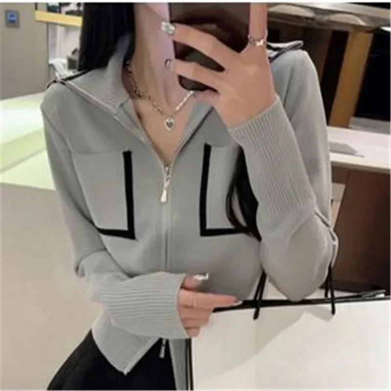 Женский Укороченный кардиган на молнии с карманами и воротником-стойкой