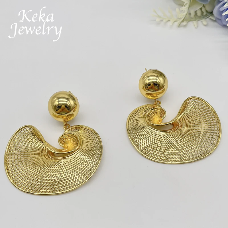 Комплект из колье и серёг с золотым покрытием 22 к