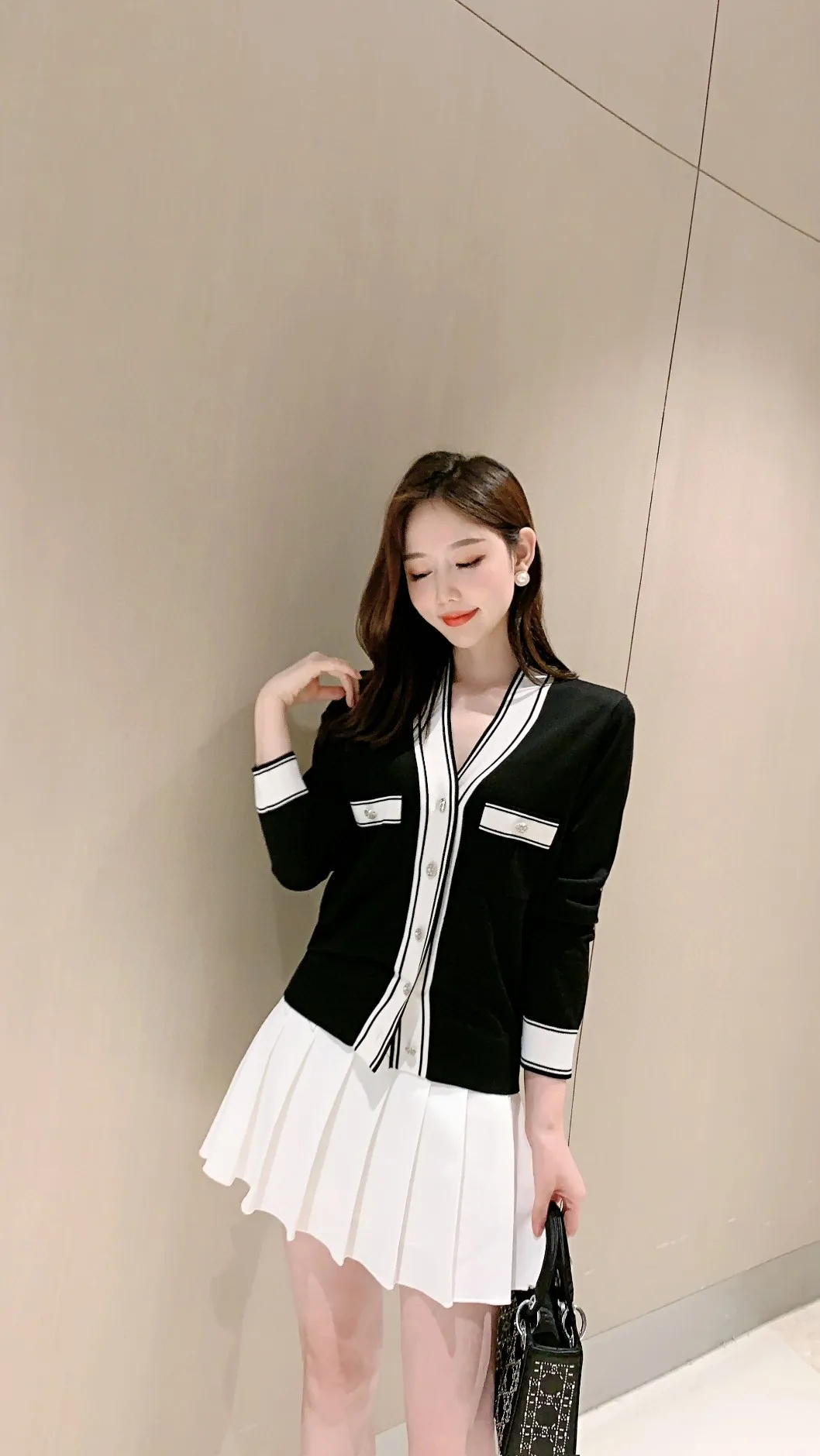 

Женский трикотажный кардиган, однобортный трикотажный кардиган с V-образным вырезом, весна-лето 2023