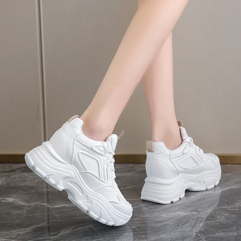 Женские кроссовки на толстой вулканизированной платформе дышащие Нескользящие
