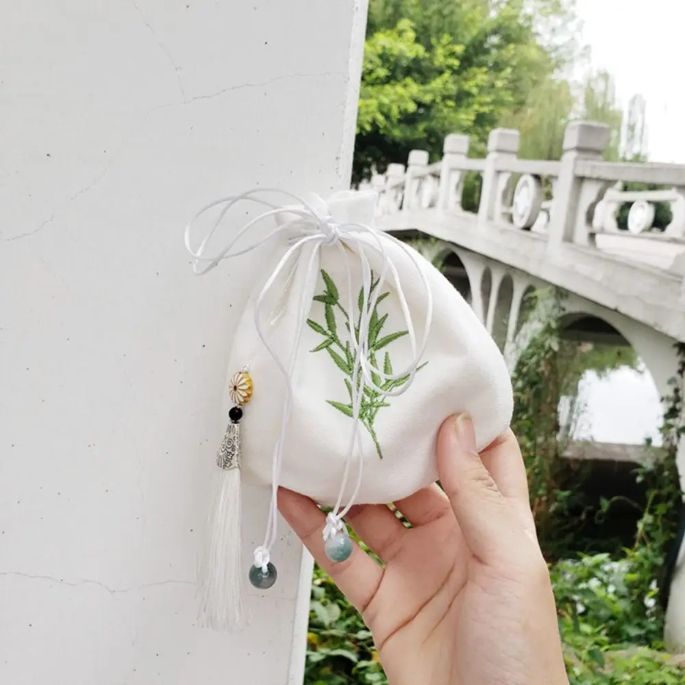 Мини-кошелек на шнурке с вышивкой листьев и кисточками вместительная сумочка для