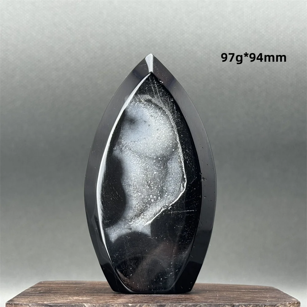 

Черный агат геода