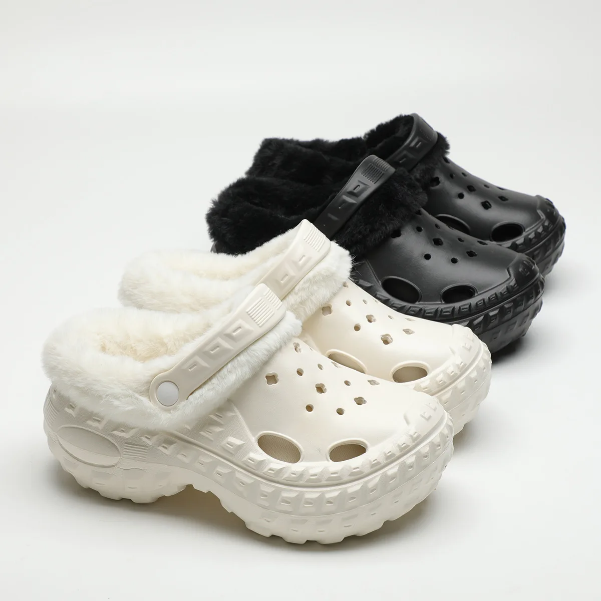 

Тапочки Croc женские на толстой подошве, хлопковые, зимние, бархатные, с дырками, уличные тапочки, бархатные теплые, две