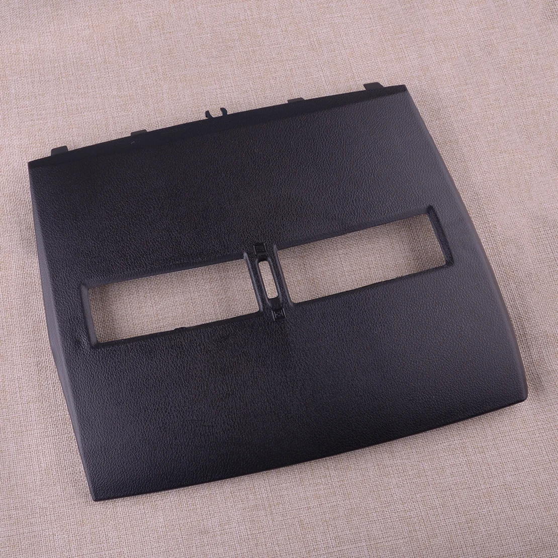 Черная передняя верхняя центральная накладка на вентиляционное отверстие