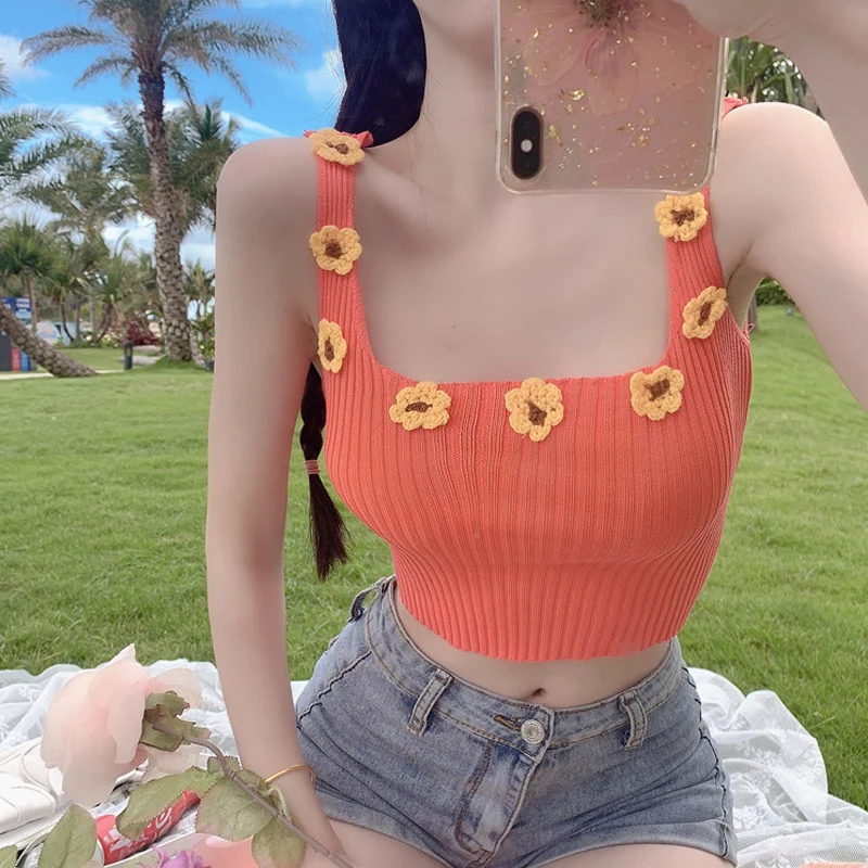 

OUMEA Women Rib Knitted Tank Tops Sweet Daisy Floral Knit Sleeveless Base Crop Top Solid Color Slim Fit Going Out Summer Rib Top
