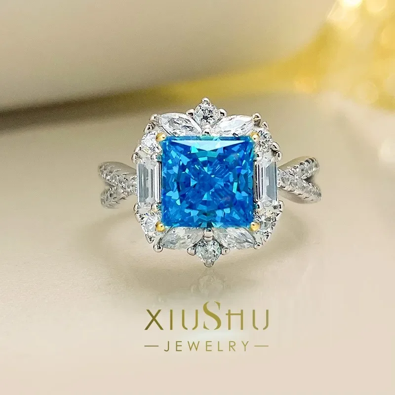 

Женское кольцо из серебра 925 пробы, с бриллиантами