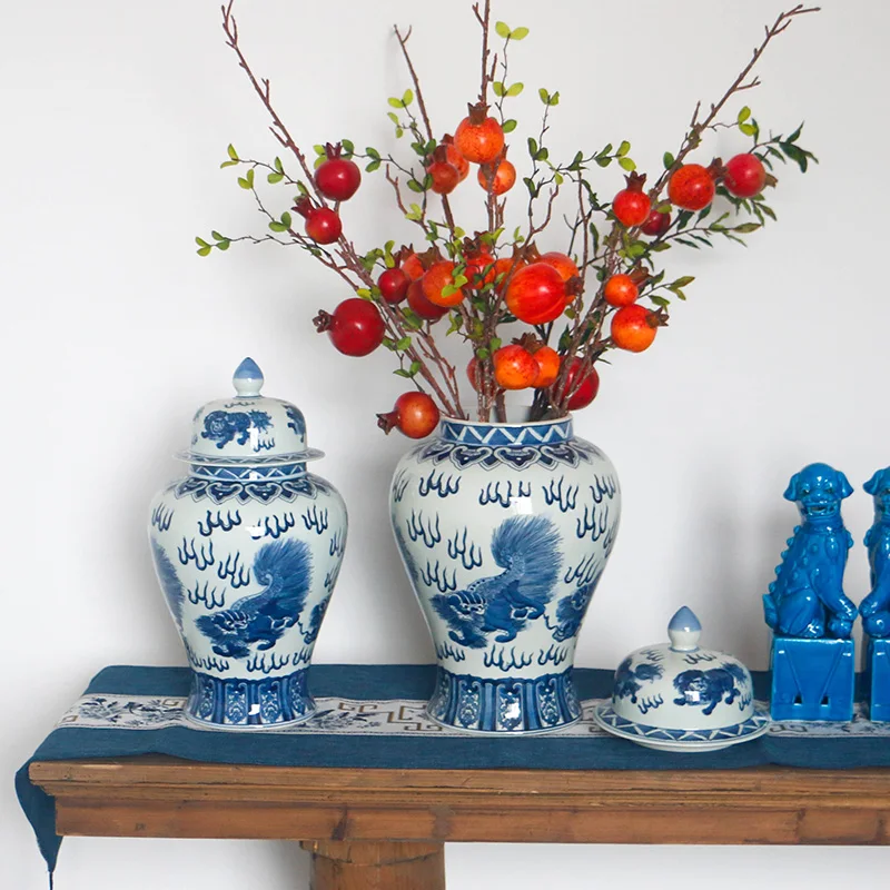 

Blue and White Porcelain Lion Pattern Ceramic General Pot Chinese Classical Ceramic Pot Living Room Flower Arrangement Vase Home