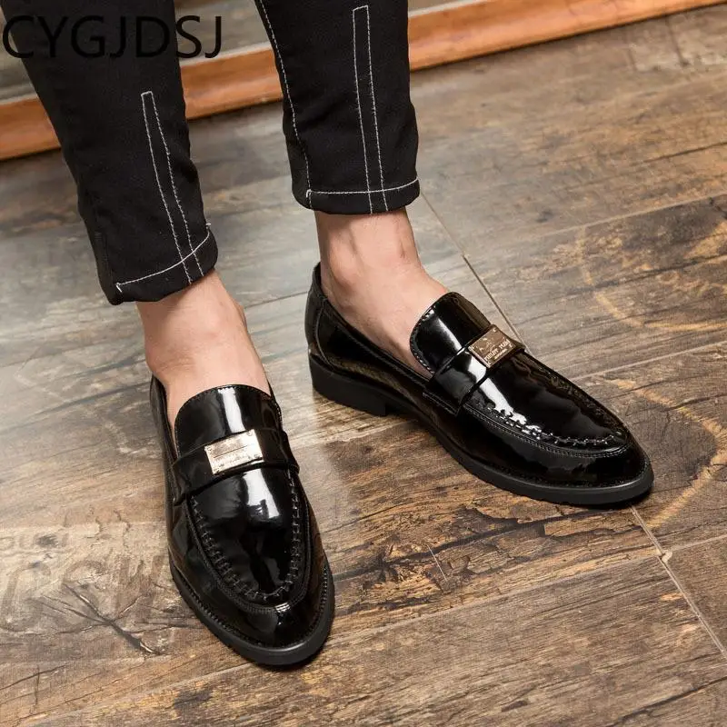 

Мужские туфли-оксфорды из лакированной кожи, без застежки