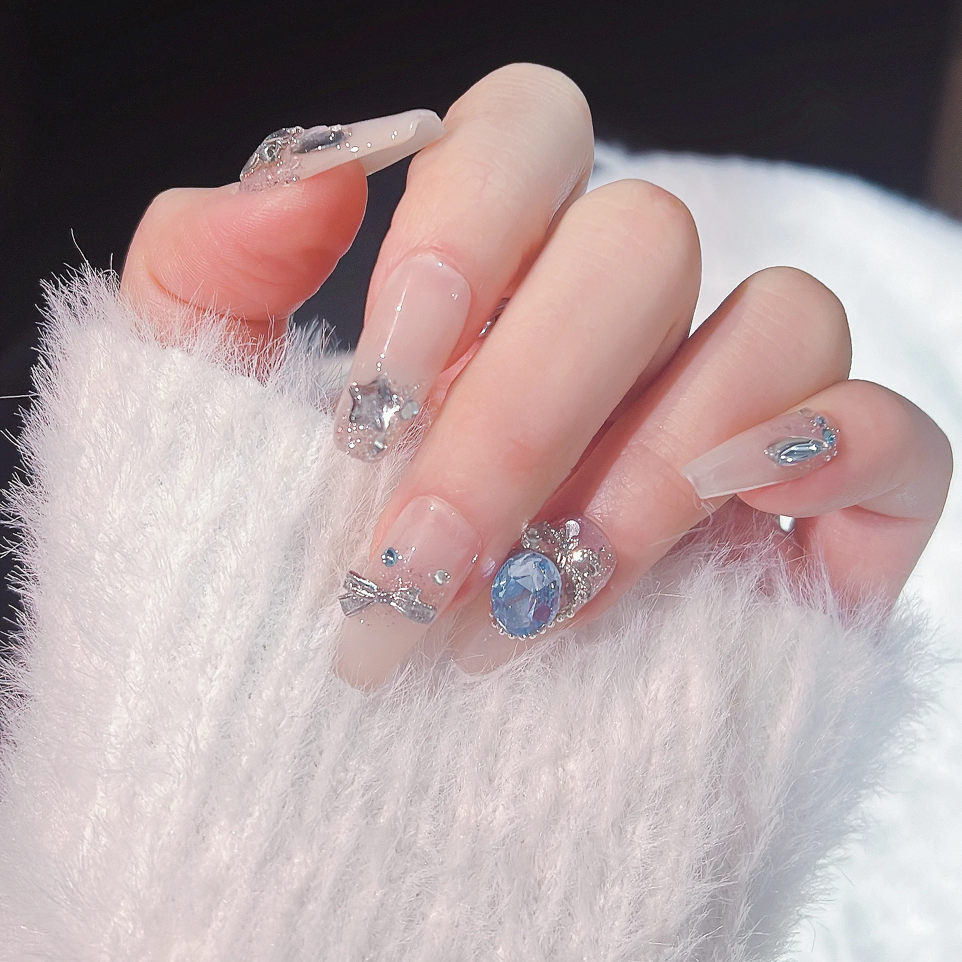 12 Pieces/Box Luxury Handmade Custom Sweetheart Cute Metal Bow High Design Blue Diamond Female Fake Nails