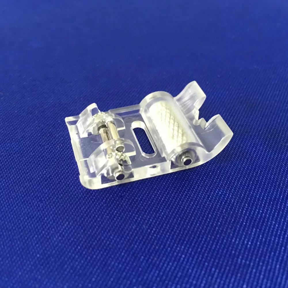 

ROLLER FOOT SNAP ON Feet WILL FIT, BROTHER, JANOME, TOYOTA, NEW SINGER DOMESTIC SEWING MACHINES AA7013