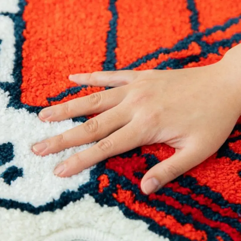 Пушистый шерстяной ковёр