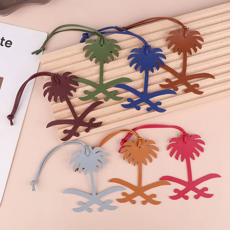 Брелок из натуральной кожи с датой и картой Саудовской Аравии