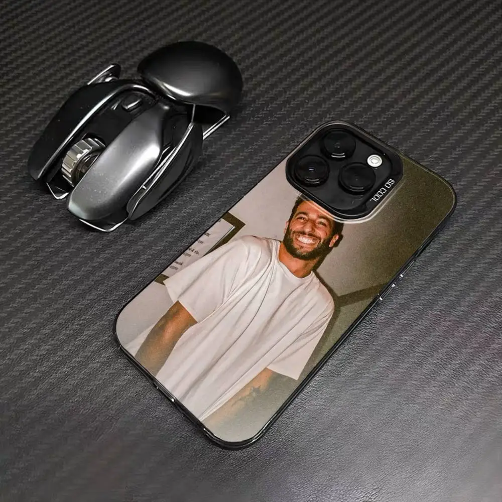 Чехол для телефона D-Daniel Driver R-Ricciardo 3, для iPhone 16,15,14,13,12,17, Pro, MAX, черный матовый противоударный чехол (art.: 3920d3f9bbc8b) - 3920d3f9bbc8b