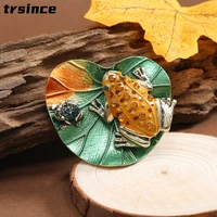 creative enamel rhinestone frog brooch ladies coat corsage lotus leaf toad brooches vintage animal pin sweater accessories badge