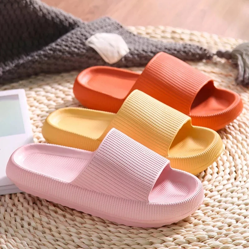 

Fashion Women Summer Soft Slippers Thick Platform Bathroom Home Men Indoor Non-slip Anti-slip Female Cloud Cushion Slides Casual