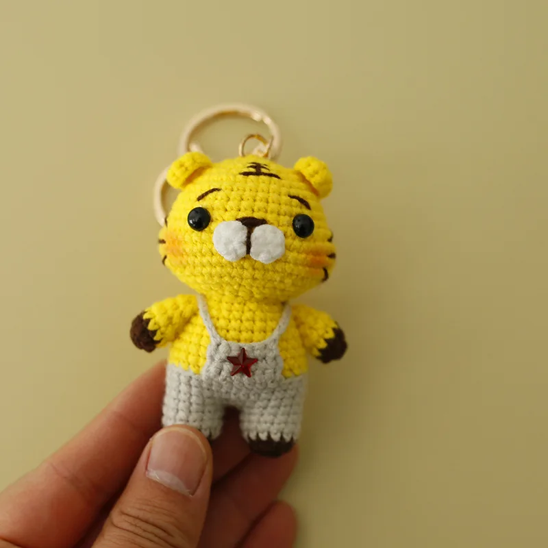 

Кукла ручной работы, креативное изготовление, вязаная крючком Маленькая подвеска для ключей из хлопчатобумажной шерсти, ручная работа