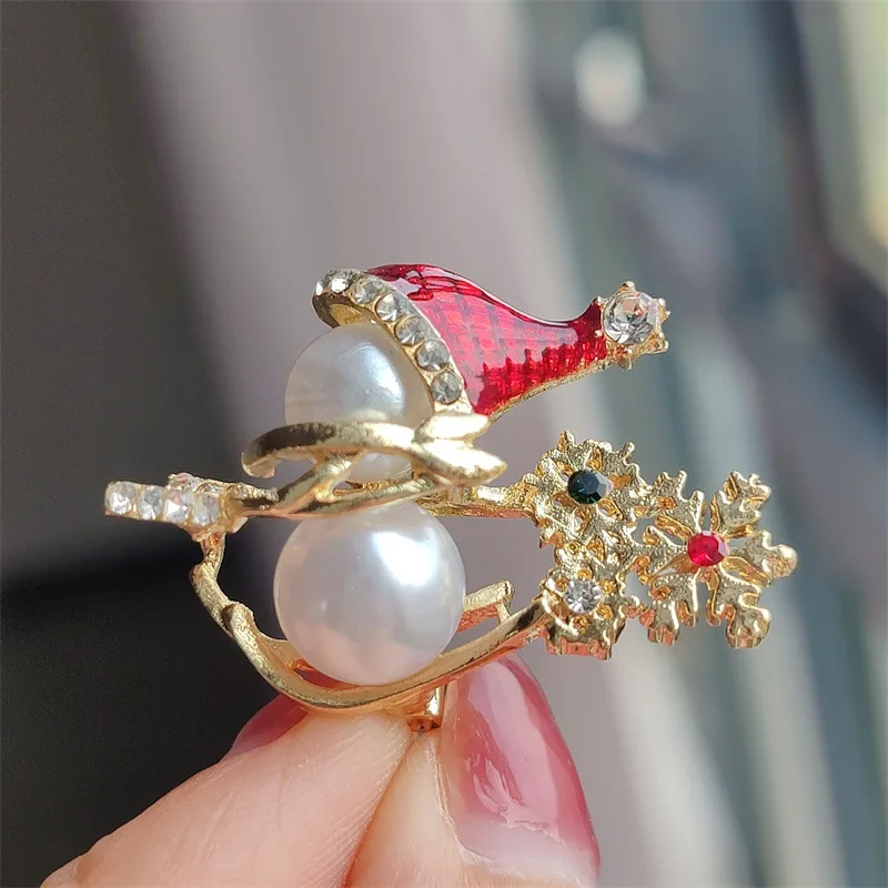 

Cartoon Cute Christmas Pearl Little Snowman Brooches For Women Unisex Personalized Coat Sweater Christmas Pins Accessories Gifts