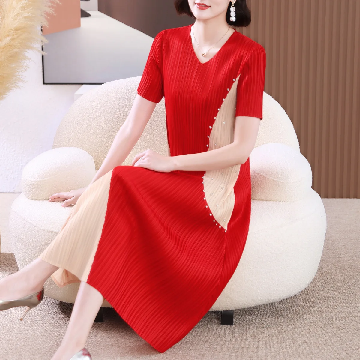 

Mother's Wear Summer Miyake Red Dress 2023 Short Sleeve New Wedding Dress Mother-in-Law Can Be Worn at Ordinary Times Long Dress
