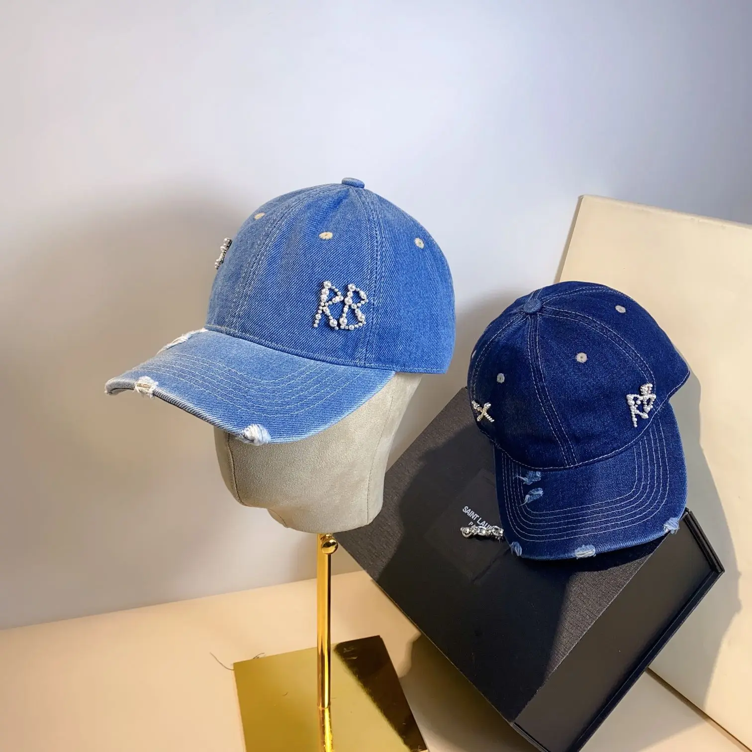 

2023 New Baseball cap Perforated Pearl RB Leisure Sports Solid Wash Cowboy Baseball cap gorras para hombres кепка мужская