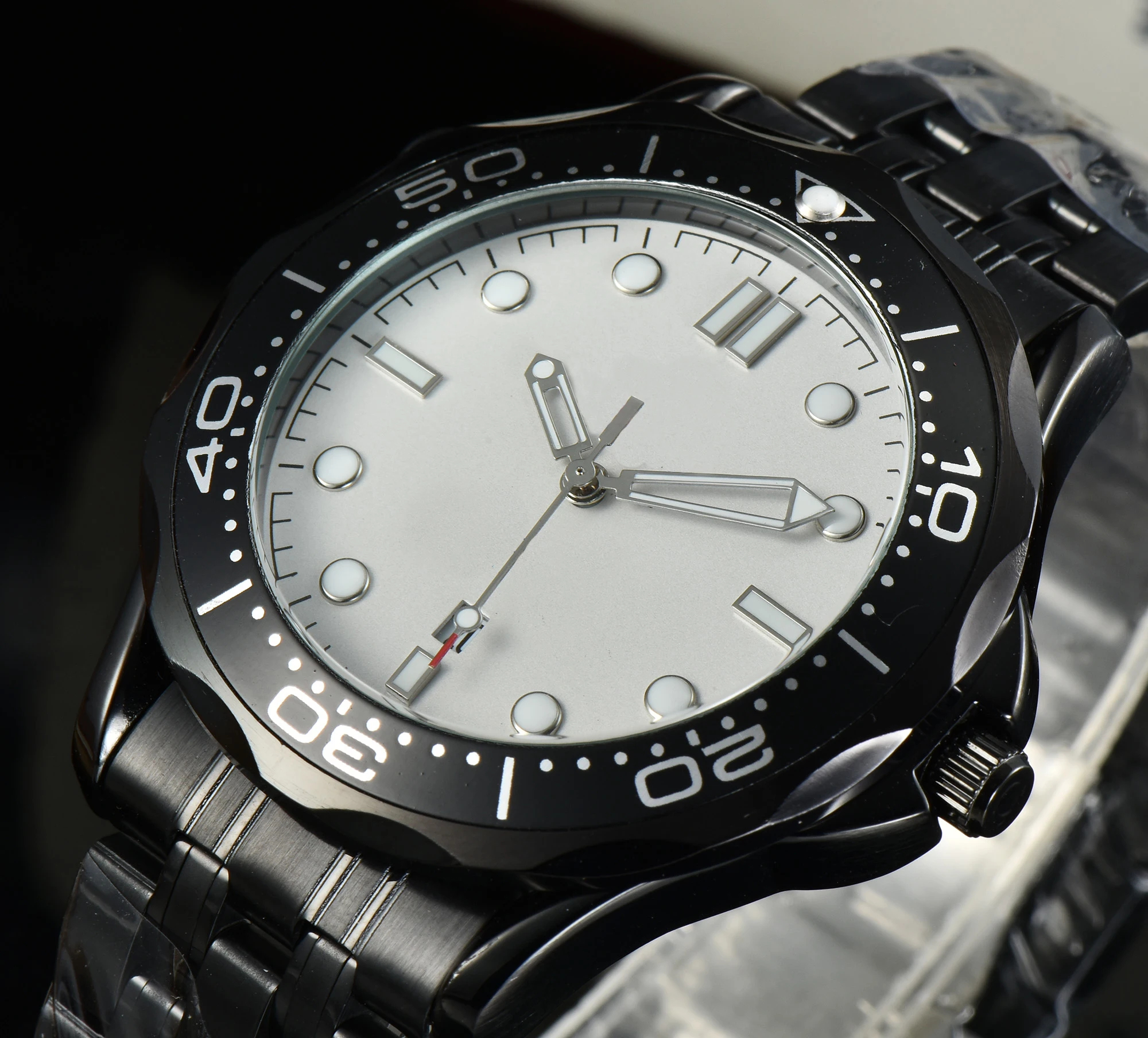 

Fashion Omg Hippocampus 300 series Stainless Steel Man Watch Quartz Calendar noctilucous multi-function Sport simple Men's watch