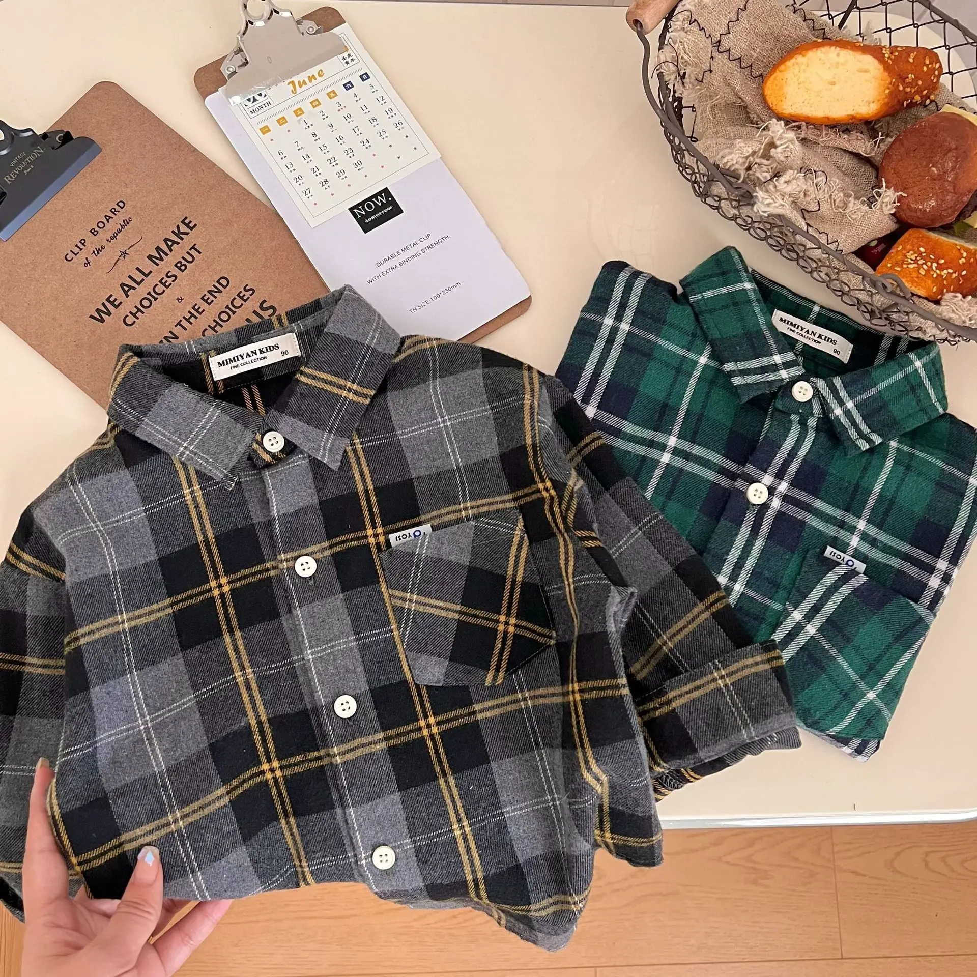 Детская одежда Новинка осени 2022 рубашка в клетку с карманами для мальчиков и