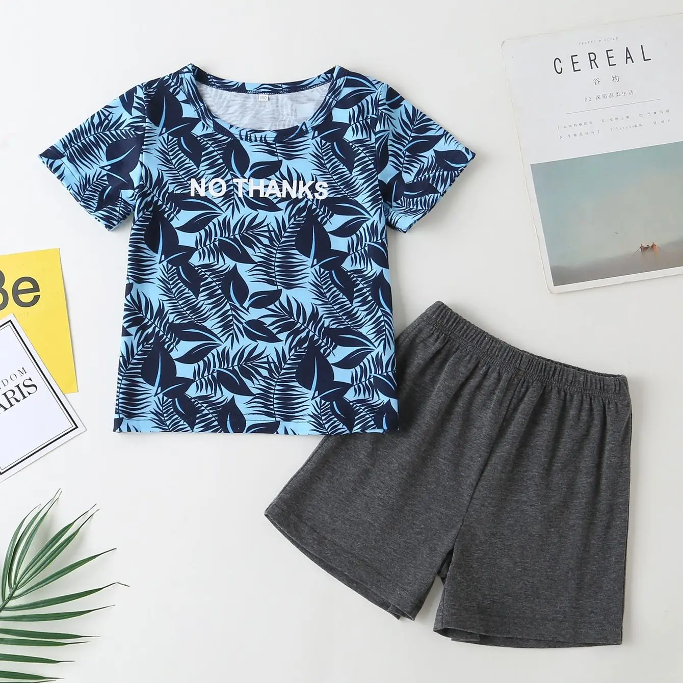 

Оптовая продажа, летний детский костюм для маленьких мальчиков, футболка с принтом растений и шорты, новая модная повседневная удобная ткань