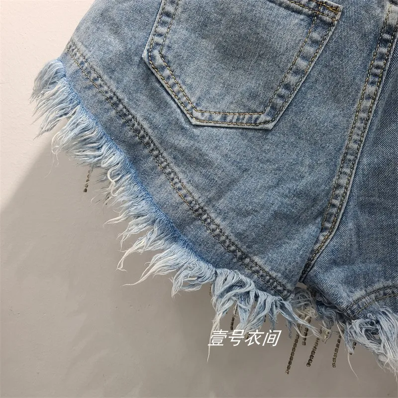 European Station 2023 Spring/Summer Fashion Holes High Waist Shorts Rhinestone Tassel Chain Slim Fit Straight Denim Shorts Women