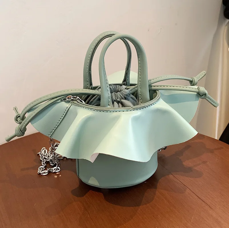 

2022 New Women's Bags Fashion Luxury High Quality Shoulder Bag Pleated Ruffled Bucket Bag Casual Simple Chain Messenger Bag