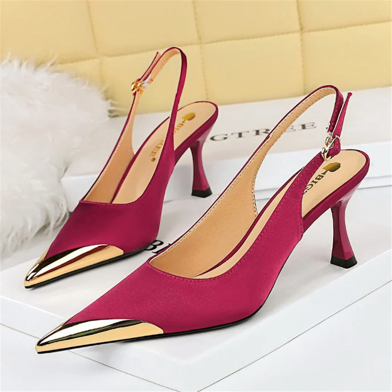 

Women 7cm High Heels Wedding Metal Toe Pumps Sexy Slingback Burgundy Low Heels Lady Escarpins Silk Satin Nightclub Party Shoes