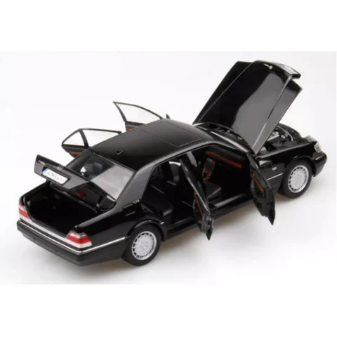 Металлическая модель автомобиля WELLY Mercedes-Benz S600 W140 1:18 с головой тигра