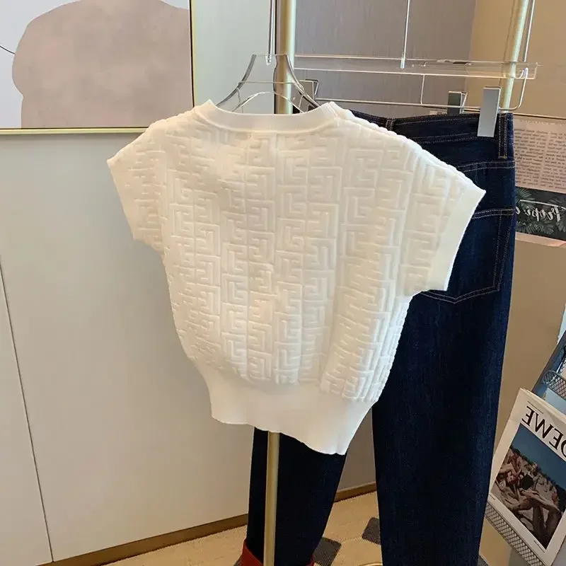 Фото Женская летняя футболка с коротким рукавом, однотонный трикотажный топ для офиса, элегантная жаккардовая блузка с круглым вырезом (Количество символов: 78) №3
