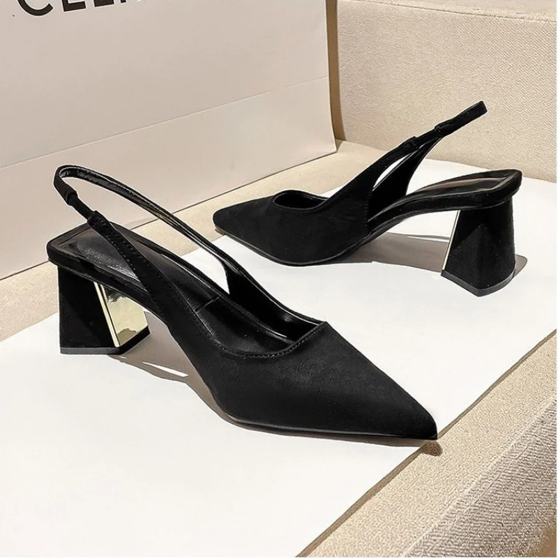

2023 Summer New Pointed Solid Color Simple Shallow Mouth Comfortable Women's Outwear Back Strap Fashion Sandals Women
