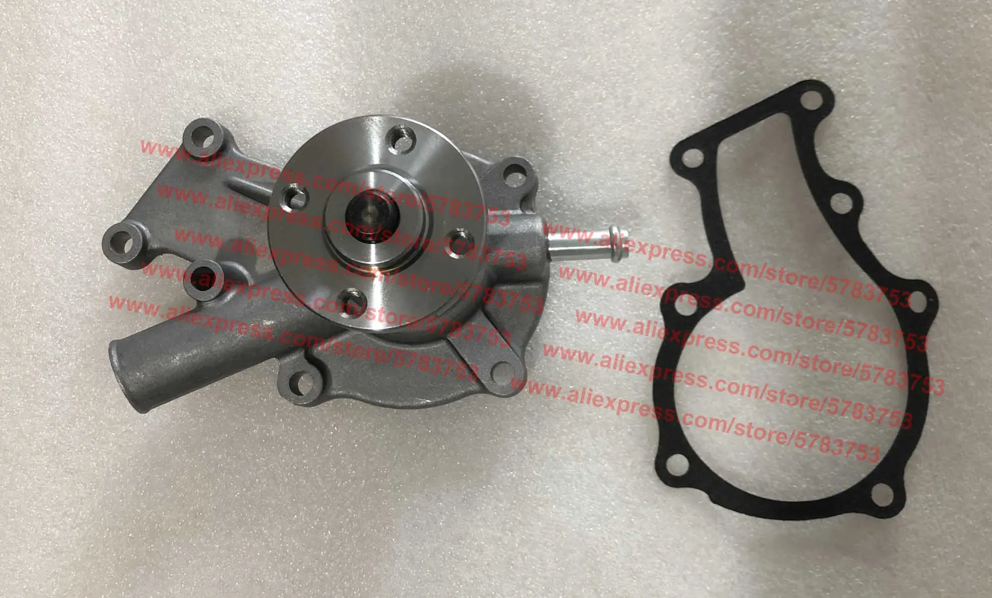 Водяной насос Kubota 1E051-73030 двигатели 19883-73030 / 15881-73030 19983-73030 1E051-73034 D722 D782 D902 68CMD - купить