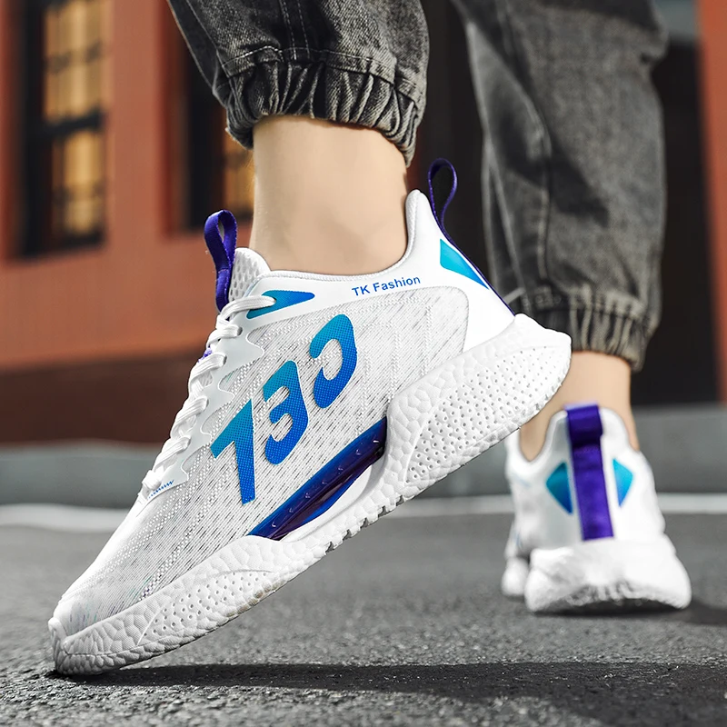 2022 New Men's Sports Shoes Flying Woven Luminous Men's Running Shoes Outdoor Breathable Non Slip Sports Shoes Mens Sneaker