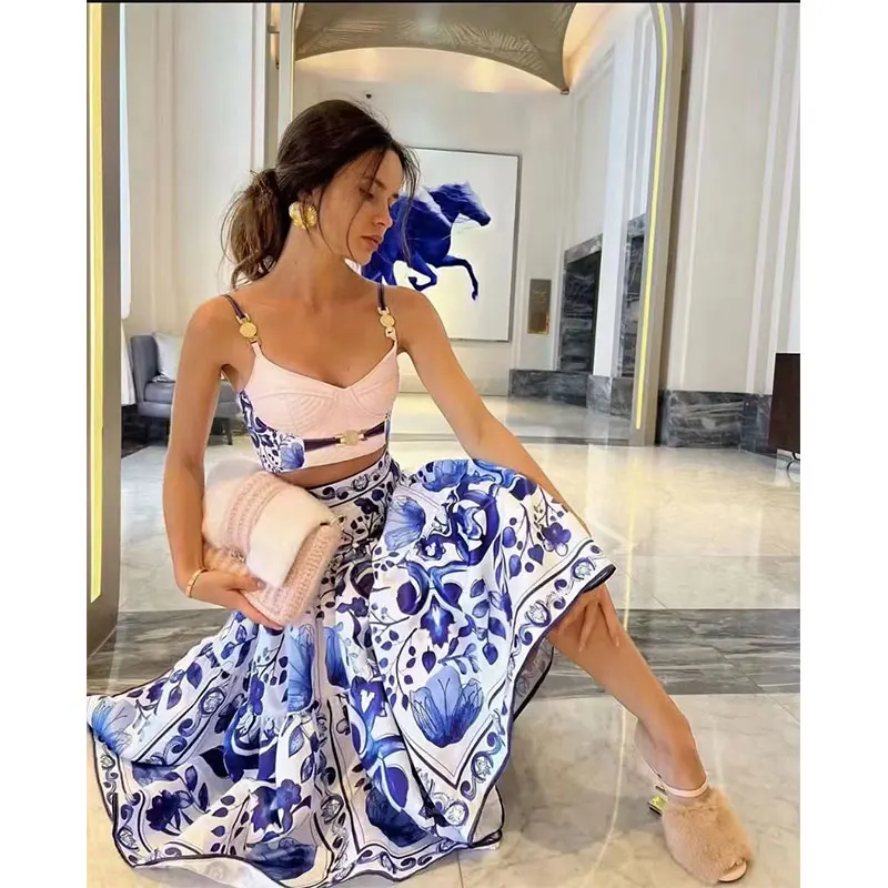 

Designer style metal buckle suspender blazer top two-piece women's 2023 new + high waist loose shaggy half skirt fashion suit