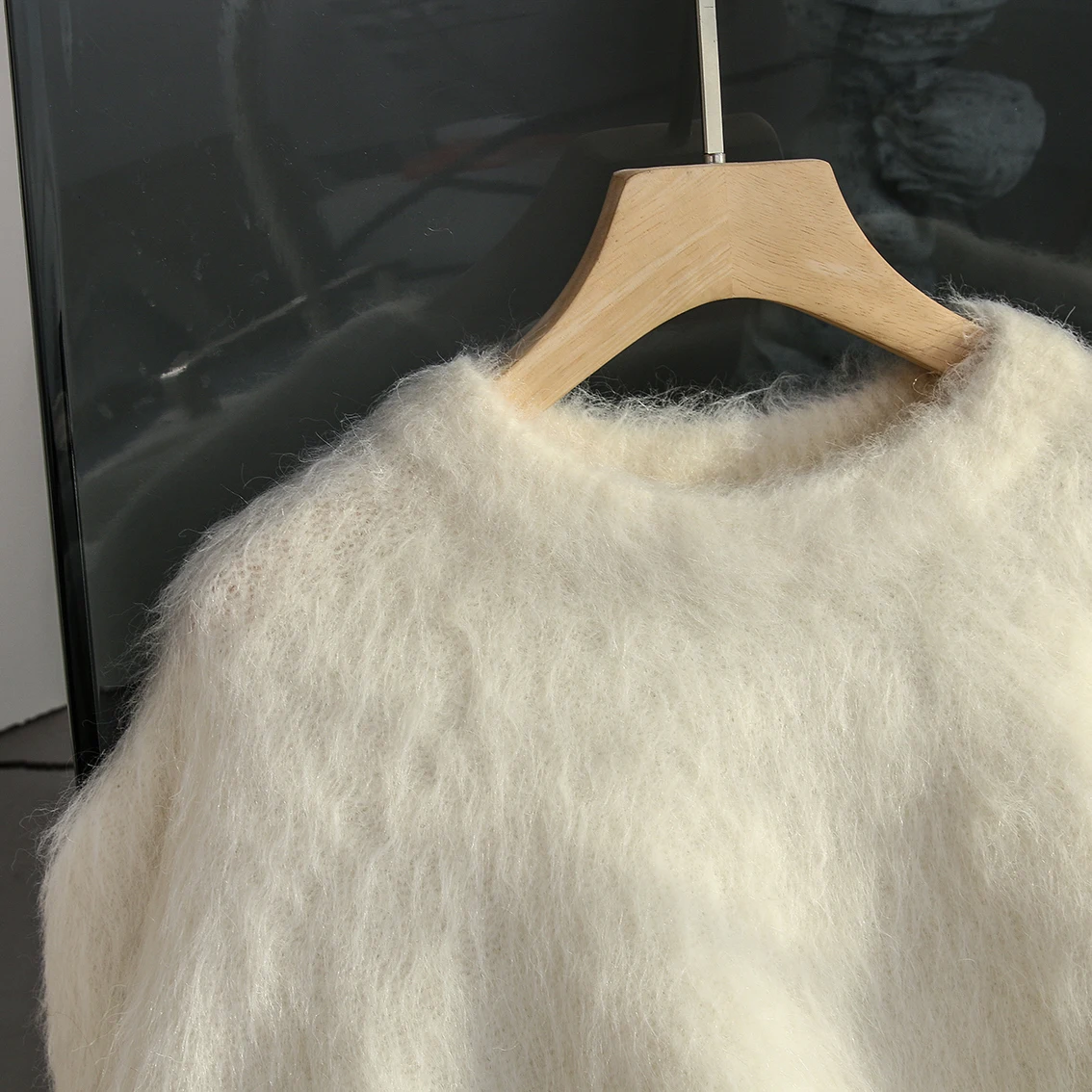 Женский однотонный свитер из альпаки