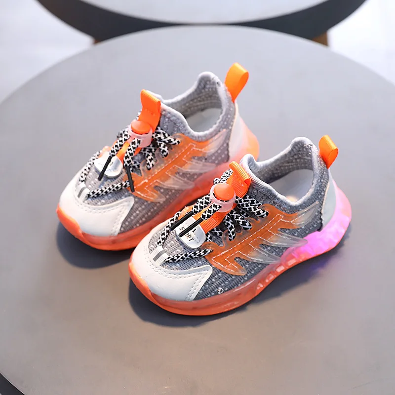 

2022 New Breathable Led Light Glowing Sneakers Children Running Shoes Kids Lighted Up Luminous Shoes for Girls&boys with Wings