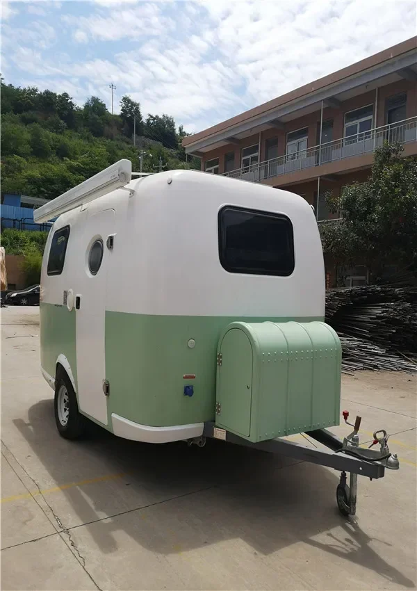 Буксирный караван заводской внедорожный небольшой кемперный прицеп