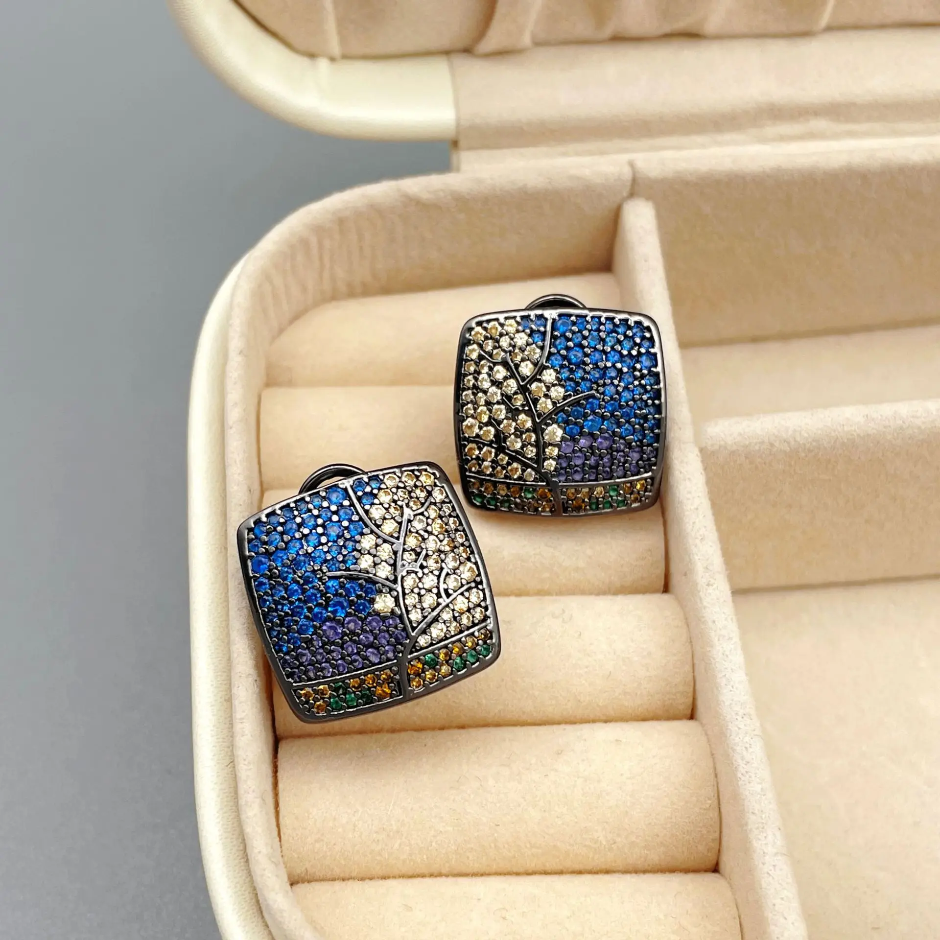 

Винтажные индивидуальные красочные квадратные искусственные украшения для женщин, дизайнерские модные украшения для ушей в виде синего де...