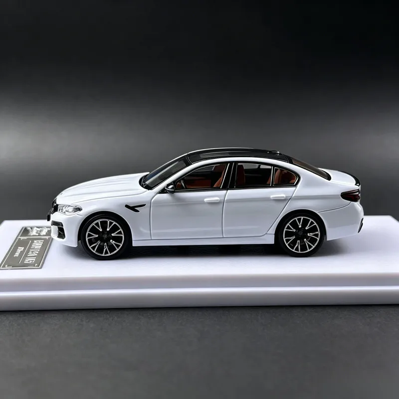 Фото Модель Howie 1/64 НОВАЯ BMW M5 F90, литая под давлением модель автомобиля, коллекционная игрушка из сплава, подарок для мальчиков. # пеееее №3
