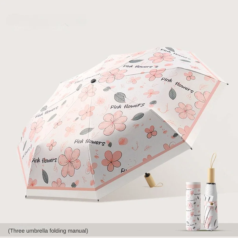 

Черный зонт с деревянной ручкой