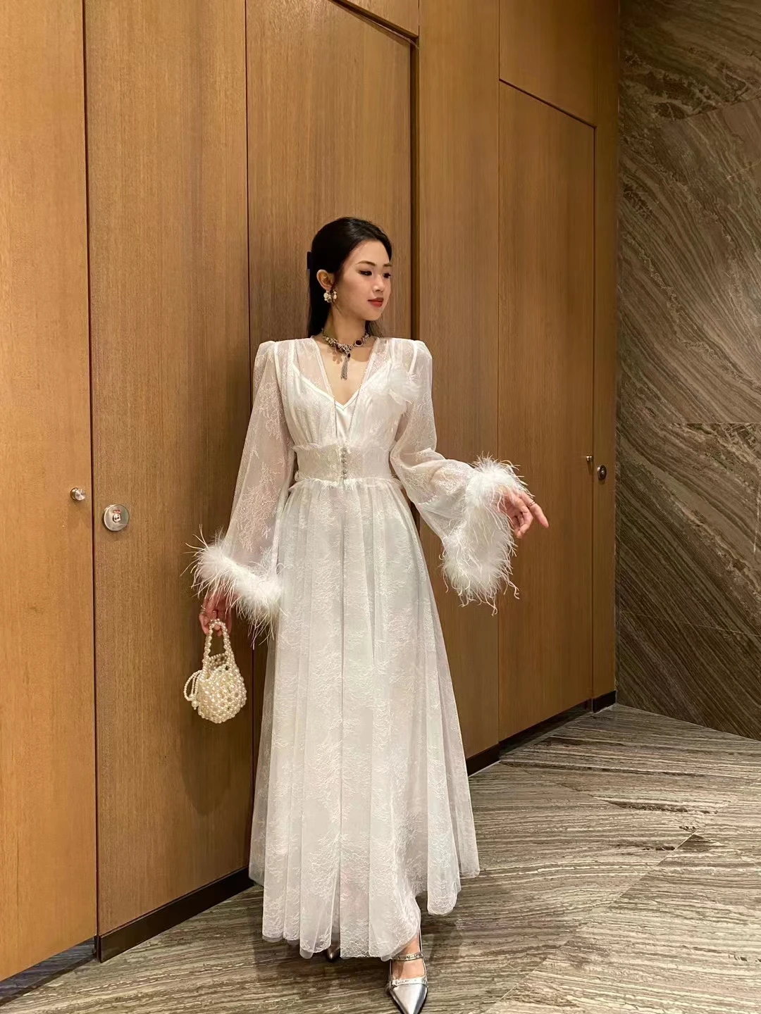 

Модное платье феи белого и черного цвета с v-образным вырезом и рукавами «летучая мышь», Осеннее кружевное платье с вышивкой 2023