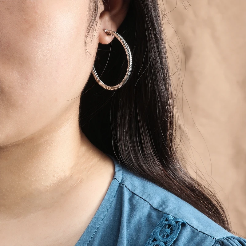 Серьги-кольца женские витые серебристые с-образной формы 3 мм