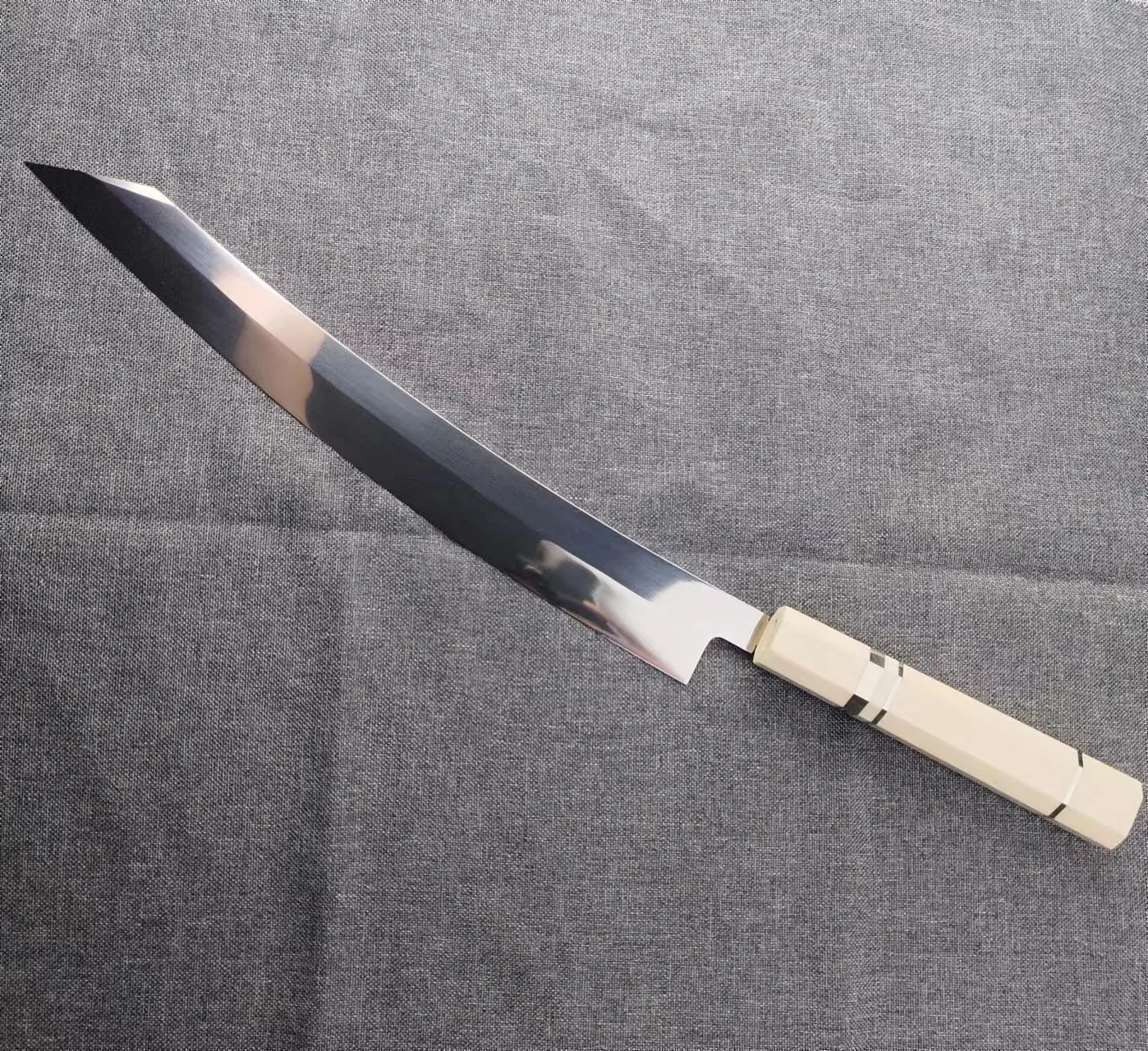 

Высококачественный японский нож для суши с острым Дамасским лезвием, идеально подходит для нарезки сырой рыбы, готовящей суши-роллы, бестселлер