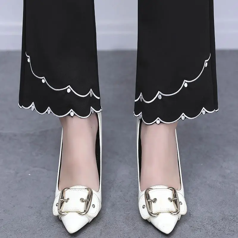 Рисунок 6 - Укороченные женские Брюки с карманами