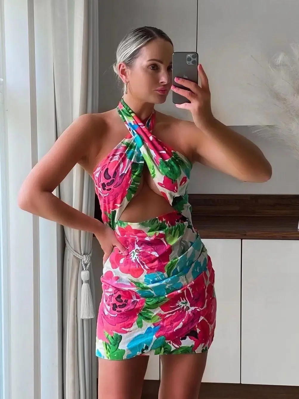 

JUNWU Summer Women's 2022 Za Flower Print Halter Neck Cross Design Zipper Waist Mini Dress Sexy And Fashionable