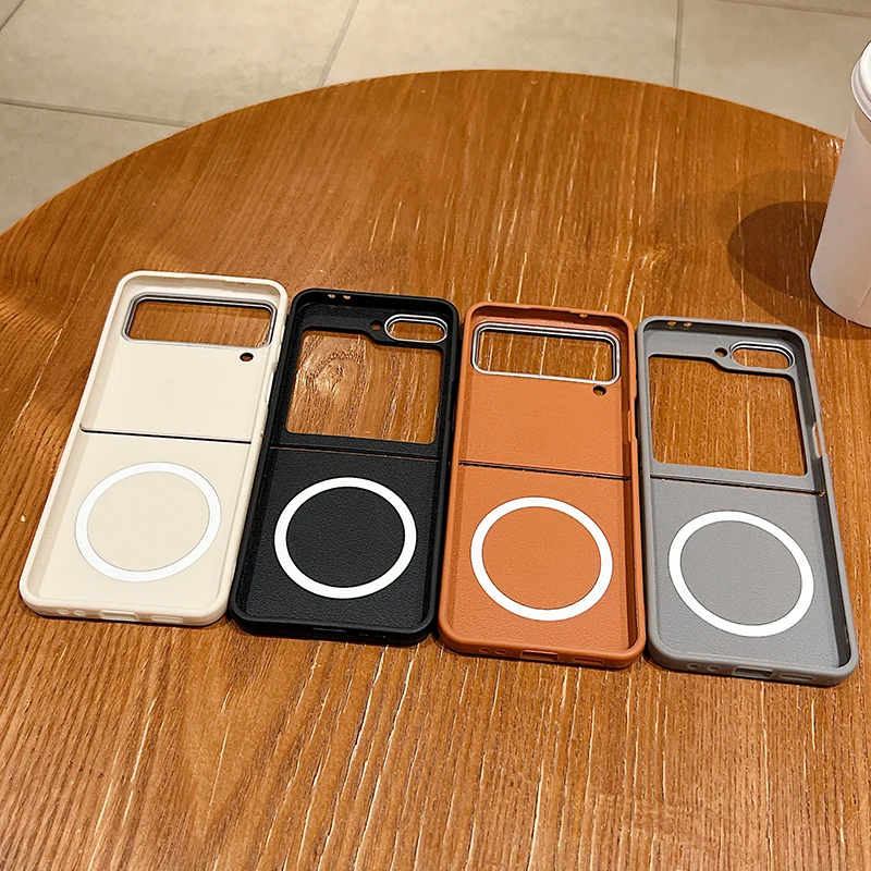 Черный чехол Love Hearts для Samsung Galaxy Z Flip6 Flip5 Flip4 Flip3 Магнитный Magsafe с текстурой кожи